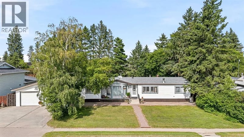 5024 49 Avenue, Kitscoty, Alberta, T0B2P0, Kitscoty, Alberta — photo 1 of 5