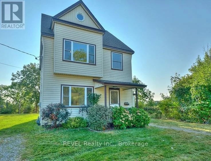 245 Stanton Street, Fort Erie (Central), Ontario, L2A3N8, Fort Erie (Central), Ontario — photo 1 of 5