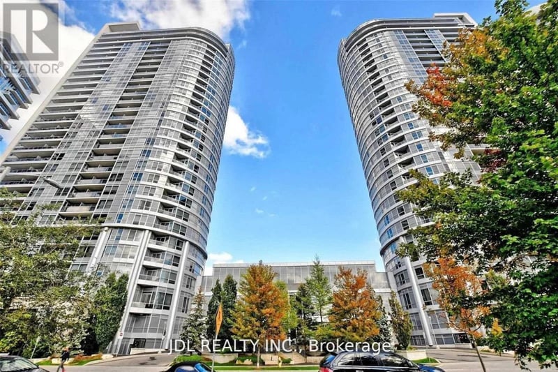 #1804 151 Village Green Square, Toronto (Agincourt South-Malvern West), Ontario, M1S0K5, Toronto (Agincourt South-Malvern West), Ontario — photo 1 of 5