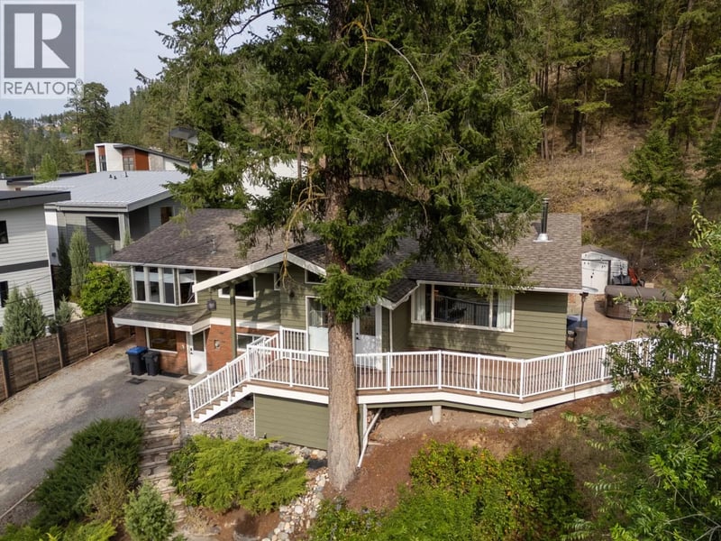 353 Clifton Road South, Kelowna, British Columbia, V1V1A4, Kelowna, British Columbia — photo 1 of 5