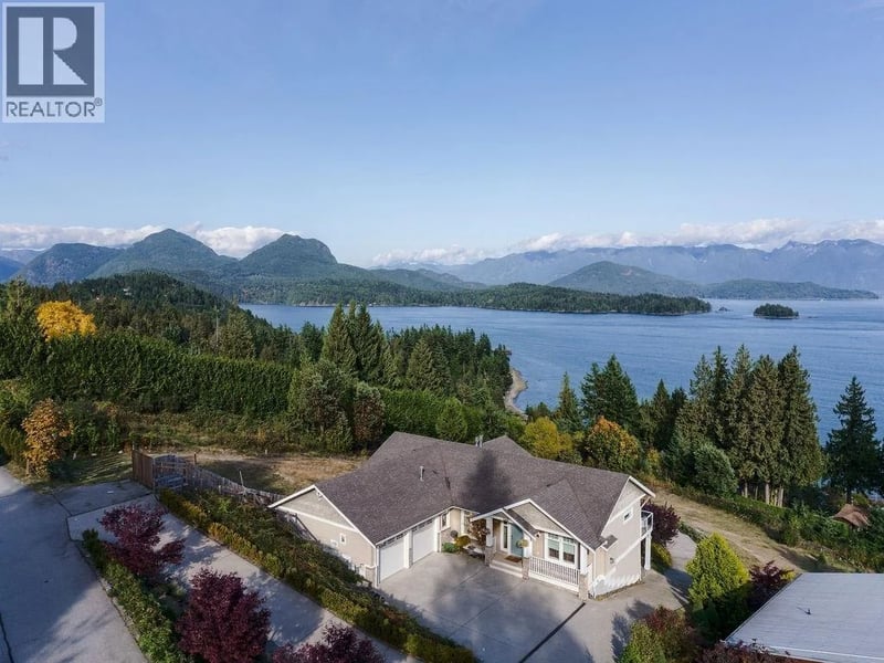 1208 ST ANDREWS Road, Gibsons, British Columbia, V0N1V1, Gibsons, British Columbia — photo 1 of 5