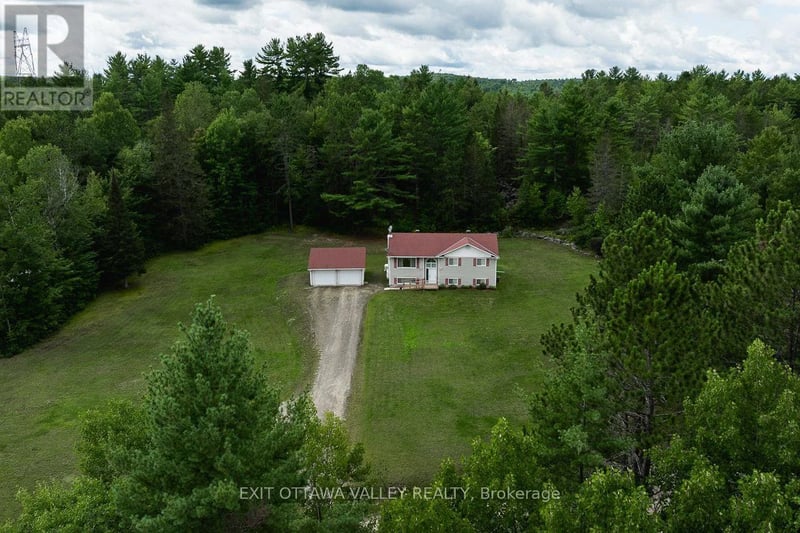 64 Mackey Creek Road, Head, Clara and Maria, Ontario, K0J2B0, Head, Clara and Maria, Ontario — photo 1 of 5