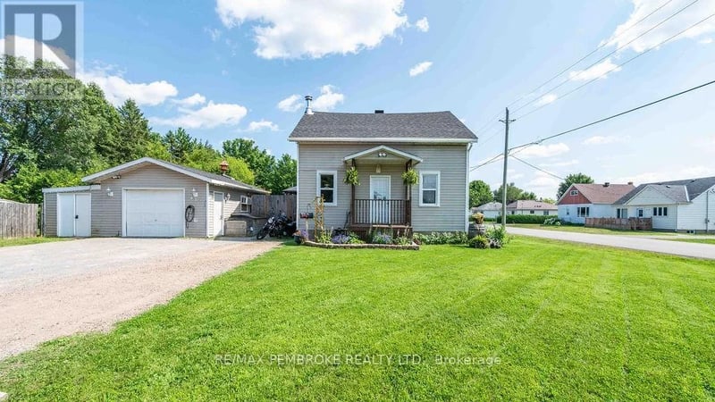 617 Third Avenue South, Laurentian Valley, Ontario, K8A5H1, Laurentian Valley, Ontario — photo 1 of 5