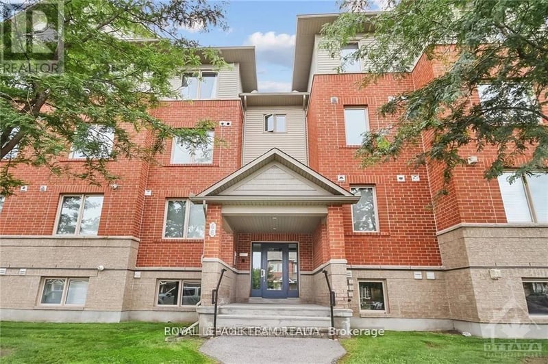 ##2 46 Barnstone Drive, Ottawa, Ontario, K2G4R6, Ottawa, Ontario — photo 1 of 5