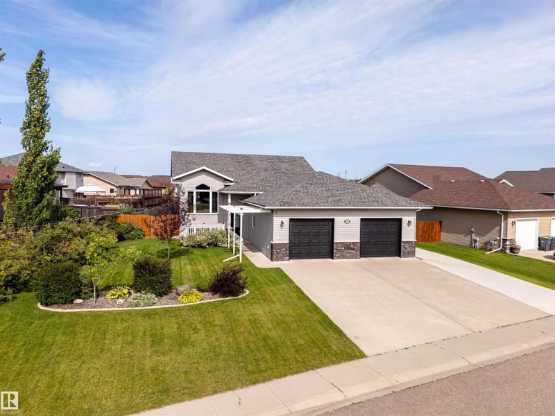 4916 59 AV, Cold Lake, Alberta, T9M0C2, Cold Lake, Alberta — photo 1 of 5