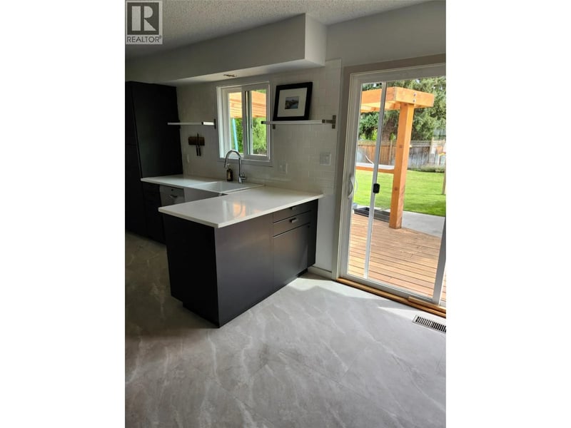 12261 Saunders Crescent, Summerland, British Columbia, V0H1Z9, Summerland, British Columbia — photo 1 of 5