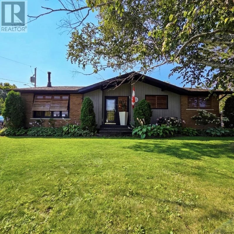 185 CEDAR, Massey, Ontario, P0P1P0, Massey, Ontario — photo 1 of 5