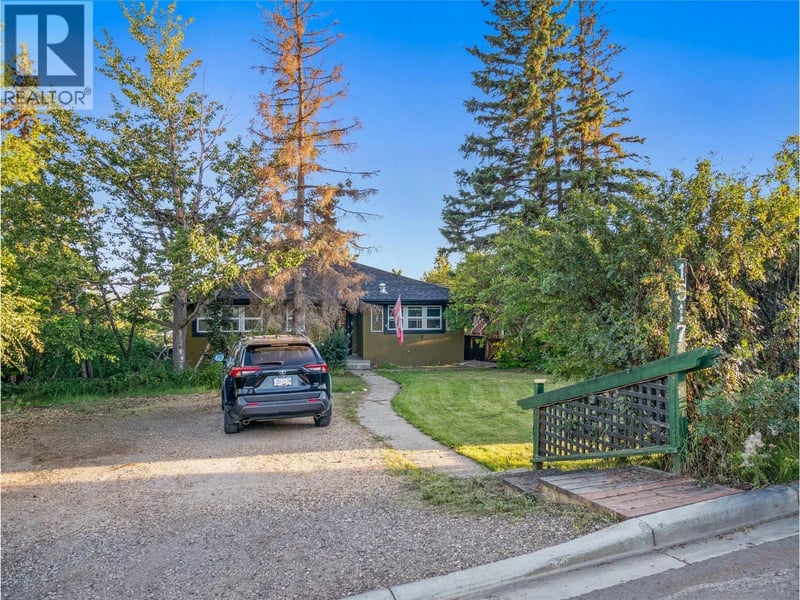 1517 94 Avenue, Dawson Creek, British Columbia, V1G1H2, Dawson Creek, British Columbia — photo 1 of 5