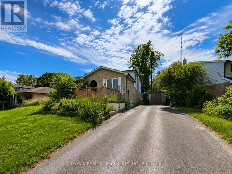 24 Stewart Avenue, New Tecumseth (Alliston), Ontario, L9R1C9, New Tecumseth (Alliston), Ontario — photo 1 of 5