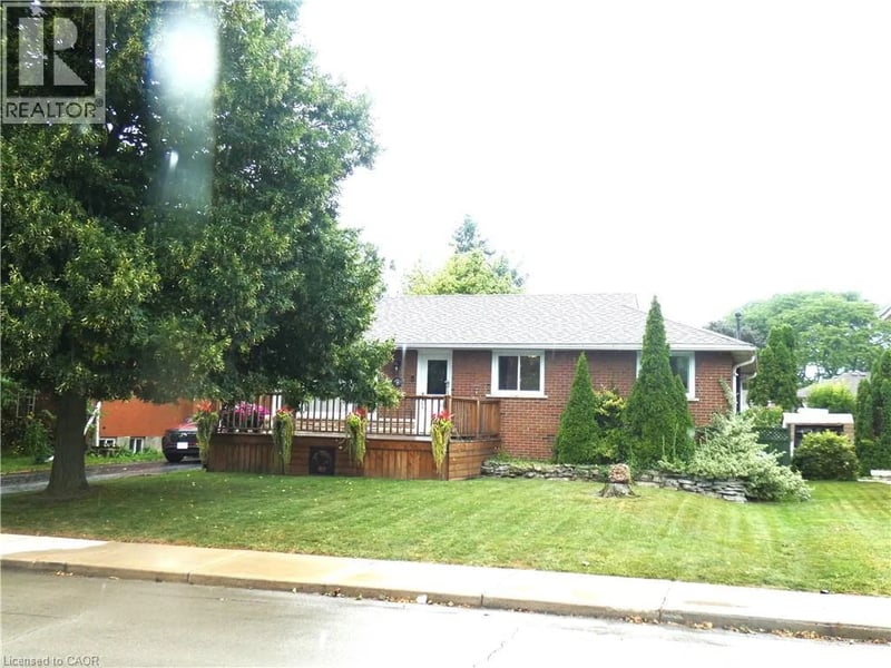 15 COLLIER Crescent, Hamilton, Ontario, L9C3S7, Hamilton, Ontario — photo 1 of 5