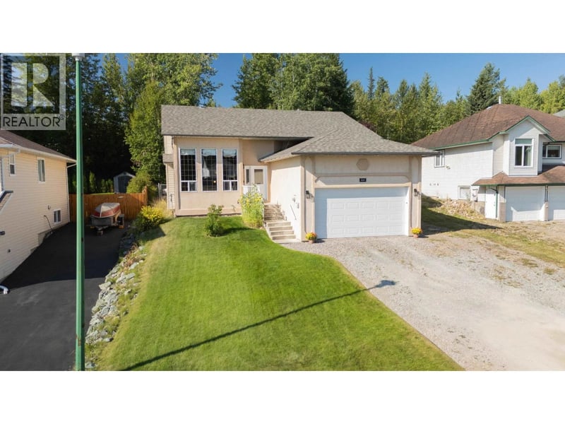 3291 ST FRANCES Crescent, Prince George, British Columbia, V2N5A3, Prince George, British Columbia — photo 1 of 5