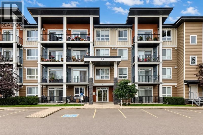 30 Walgrove Walk Southeast, Calgary, Alberta, T2X4M9, Calgary, Alberta — photo 1 of 5