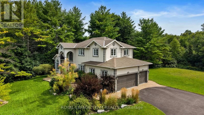 1518 Monaghan Lane, Ottawa, Ontario, K2W1B4, Ottawa, Ontario — photo 1 of 5
