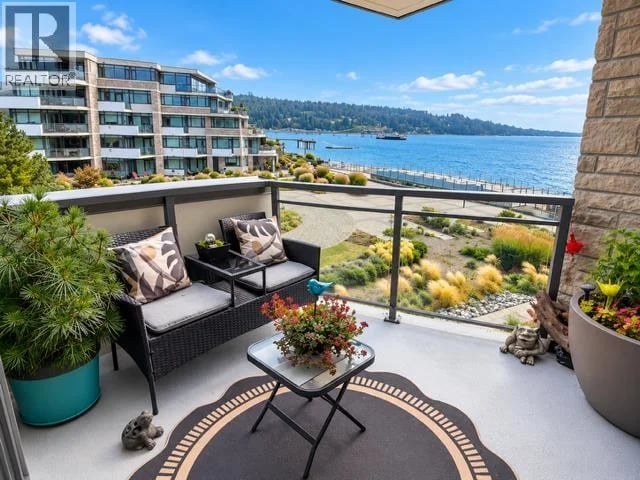 #403 5725 TEREDO Street, Sechelt, British Columbia, V7Z0J7, Sechelt, British Columbia — photo 1 of 5