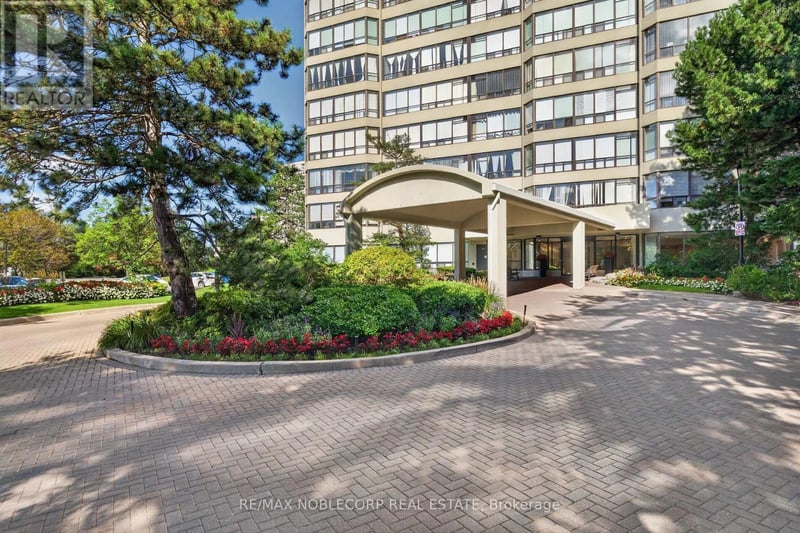 #1603 22 Hanover Road, Brampton (Queen Street Corridor), Ontario, L6S5K7, Brampton (Queen Street Corridor), Ontario — photo 1 of 5