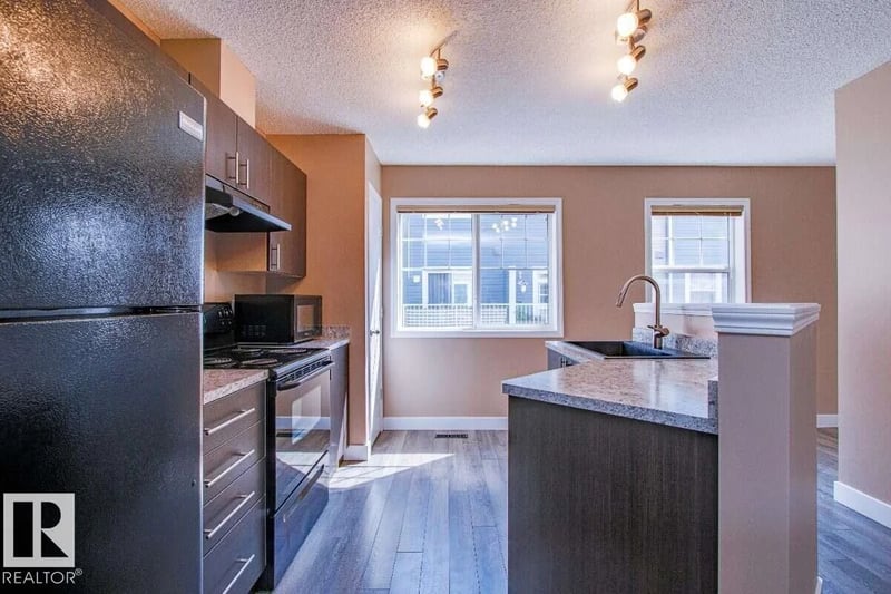 #15 8304 11 AV SW, Edmonton, Alberta, T6X1J8, Edmonton, Alberta — photo 1 of 5