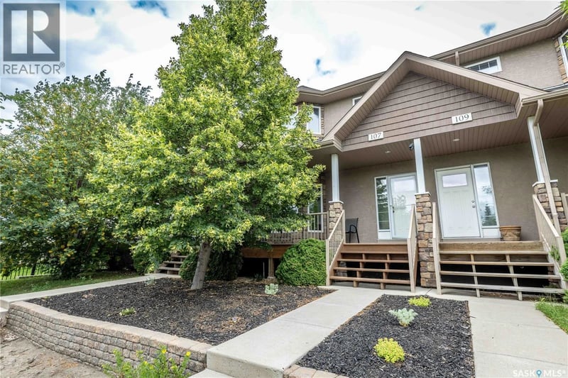 107 Galloway ROAD, Saskatoon, Saskatchewan, S7T0G2, Saskatoon, Saskatchewan — photo 1 of 5