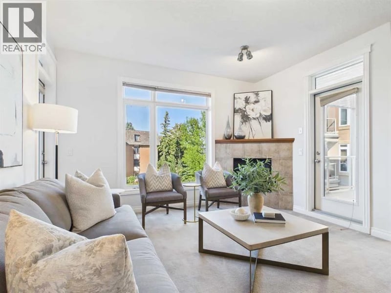 2 hemlock Crescent Southwest, Calgary, Alberta, T3C2Z1, Calgary, Alberta — photo 1 of 5