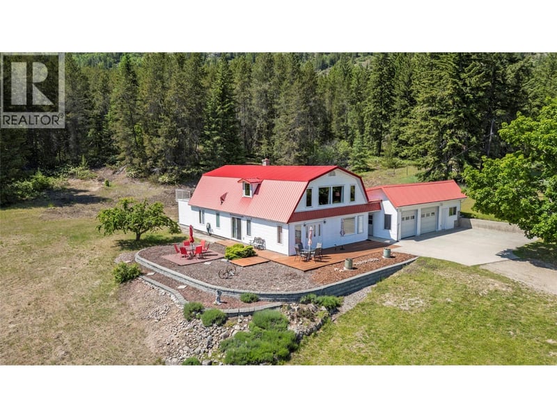 5641 50 Street Northwest, Salmon Arm, British Columbia, V1E3A6, Salmon Arm, British Columbia — photo 1 of 5