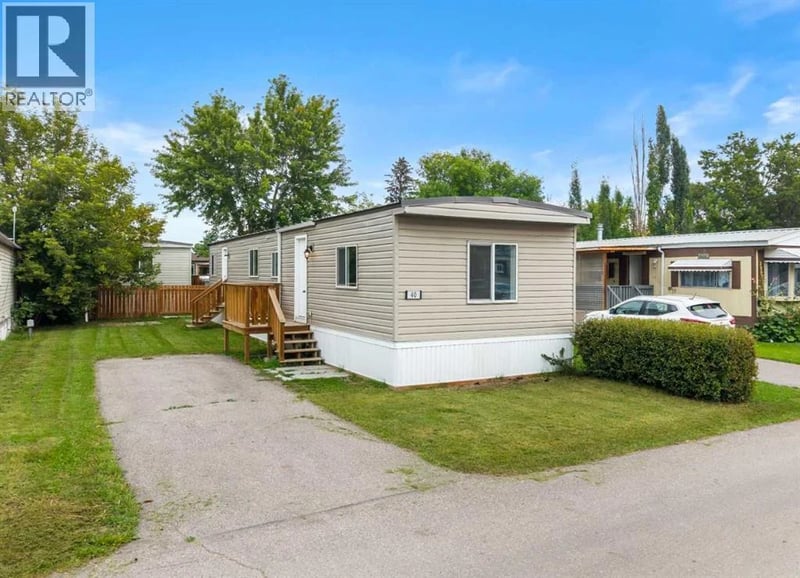 6220 17 Avenue Southeast, Calgary, Alberta, T2A0W6, Calgary, Alberta — photo 1 of 5