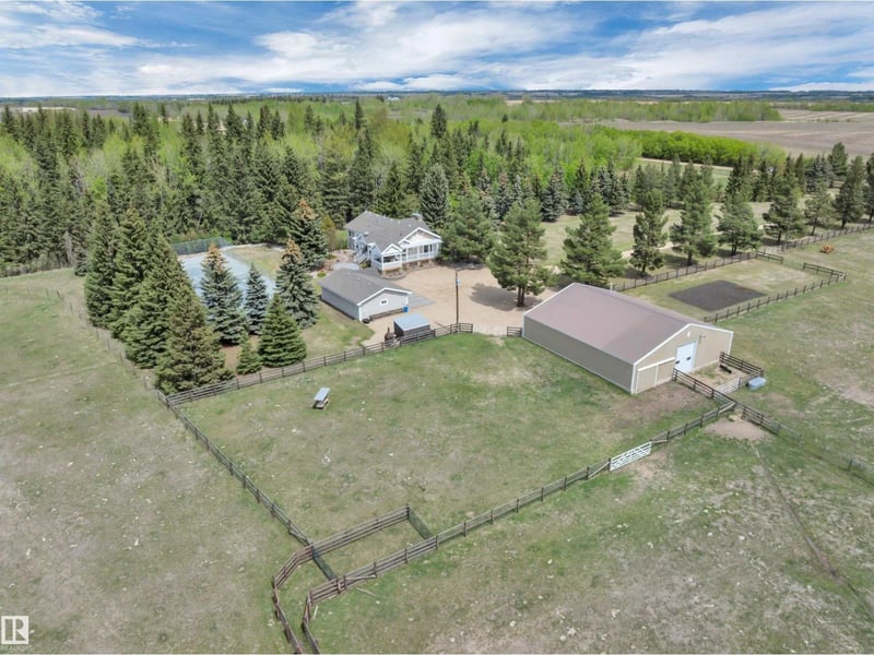 464012 A RGE ROAD 233, Rural Wetaskiwin County, Alberta, T9A1X1, Rural Wetaskiwin County, Alberta — photo 1 of 5