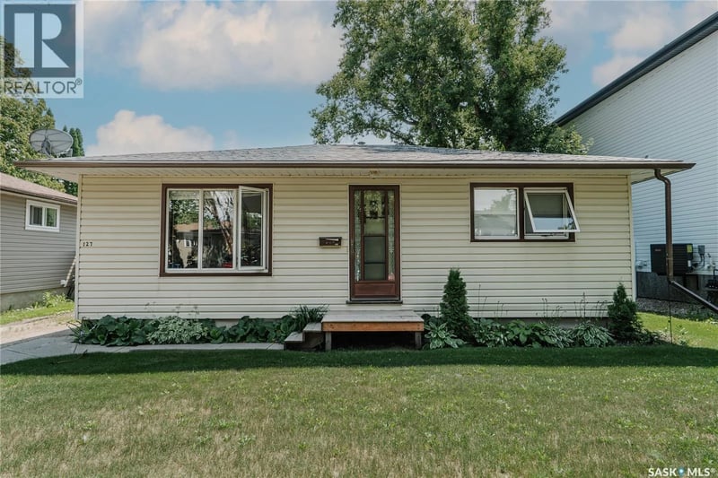 127 107th STREET W, Saskatoon, Saskatchewan, S7N1P2, Saskatoon, Saskatchewan — photo 1 of 5