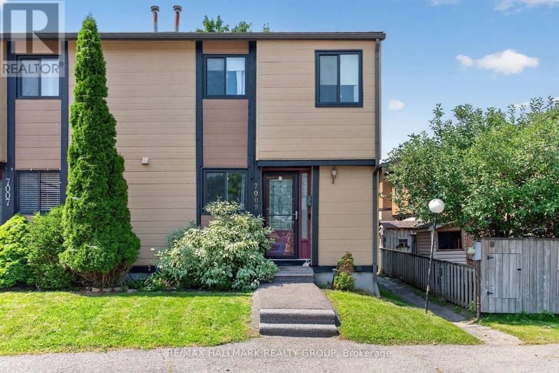 7009 Bilberry Drive, Ottawa, Ontario, K1C2C2, Ottawa, Ontario — photo 1 of 5