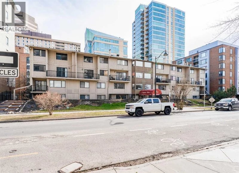 821 3 Avenue Southwest, Calgary, Alberta, T2P0H1, Calgary, Alberta — photo 1 of 5