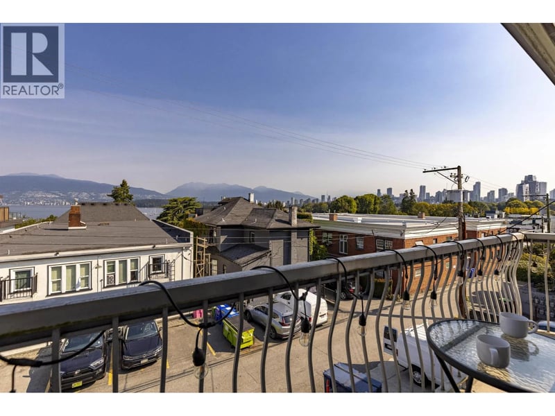 #307 2335 YORK Avenue, Vancouver, British Columbia, V6K1C8, Vancouver, British Columbia — photo 1 of 5