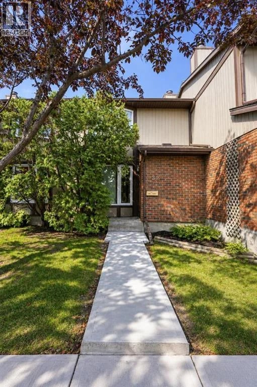 6103 Madigan Drive Northeast, Calgary, Alberta, T2A5X9, Calgary, Alberta — photo 1 of 5