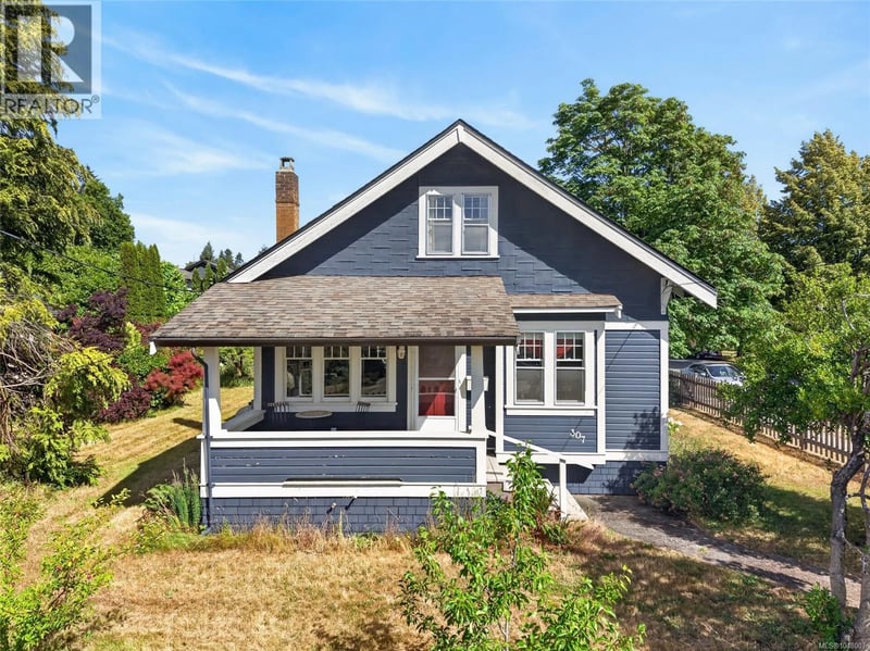 307 3rd Street, Courtenay, British Columbia, V9N1E3, Courtenay, British Columbia — photo 1 of 5