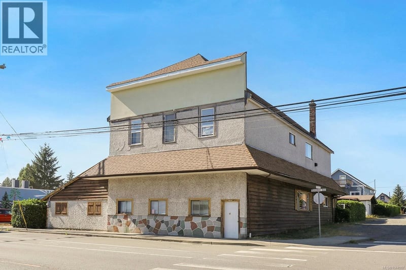 2780 Dunsmuir Avenue, Cumberland, British Columbia, V0R1S0, Cumberland, British Columbia — photo 1 of 5