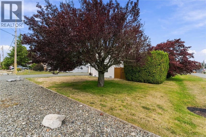 1 Sylvan Crescent, Parksville, British Columbia, V9P1H1, Parksville, British Columbia — photo 1 of 5