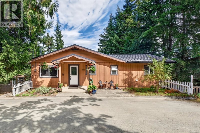 138 Woodland Drive, Salt Spring, British Columbia, V8K1K1, Salt Spring, British Columbia — photo 1 of 5