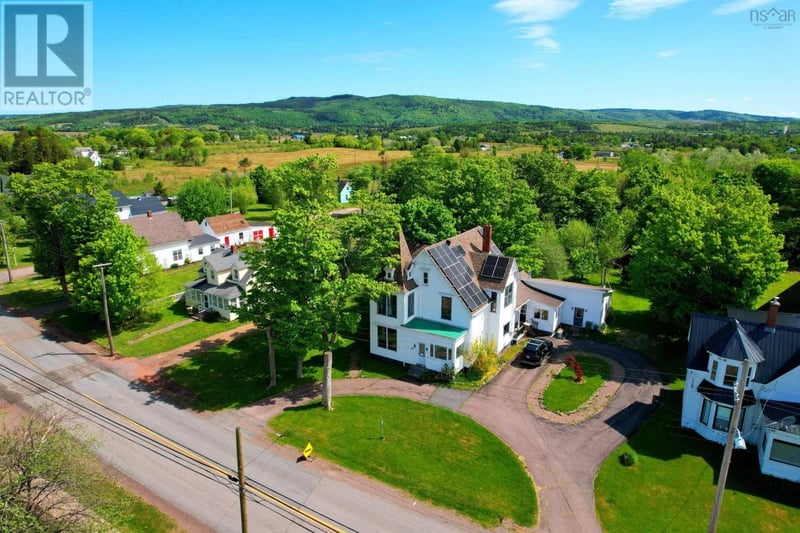 472 Main Street, Parrsboro, Nova Scotia, B0M1S0, Parrsboro, Nova Scotia — photo 1 of 5