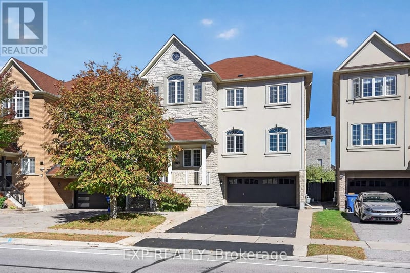 209 Woodspring Avenue, Newmarket (Woodland Hill), Ontario, L3X3J4, Newmarket (Woodland Hill), Ontario — photo 1 of 5