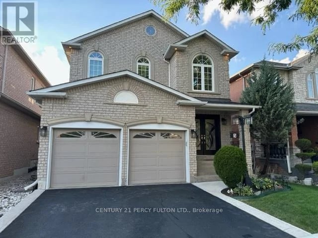 5 Hillpath Crescent, Brampton (Snelgrove), Ontario, L6Z4V1, Brampton (Snelgrove), Ontario — photo 1 of 5