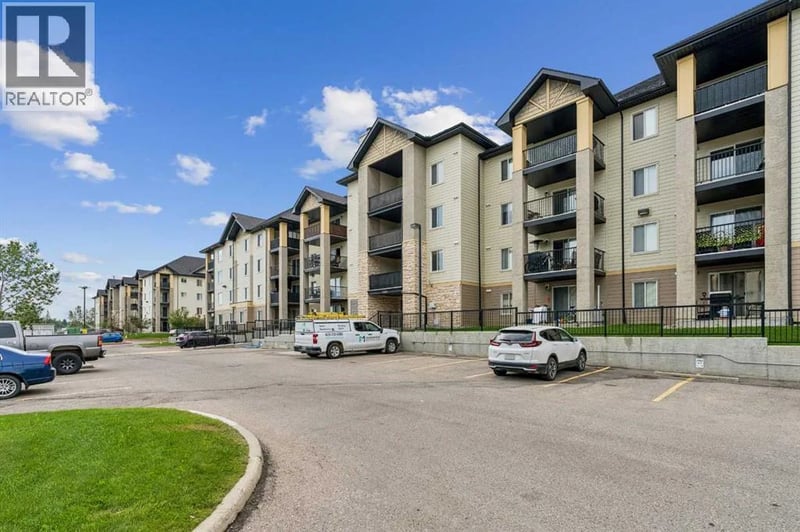 304 Mackenzie Way Southwest, Airdrie, Alberta, T4B3H7, Airdrie, Alberta — photo 1 of 5