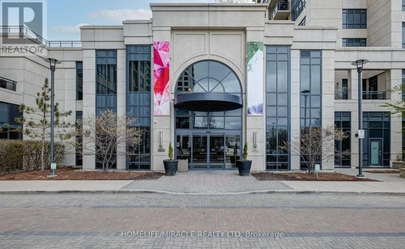 #824 2 Eva Road, Toronto (Etobicoke West Mall), Ontario, M9C0A9, Toronto (Etobicoke West Mall), Ontario — photo 1 of 5