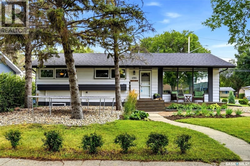 2705 Grant ROAD, Regina, Saskatchewan, S4S5G1, Regina, Saskatchewan — photo 1 of 5