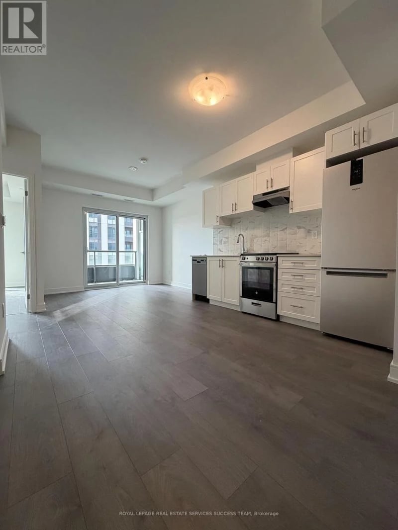 #B809 715 Davis Drive, Newmarket (Huron Heights-Leslie Valley), Ontario, L3Y0J2, Newmarket (Huron Heights-Leslie Valley), Ontario — photo 1 of 5