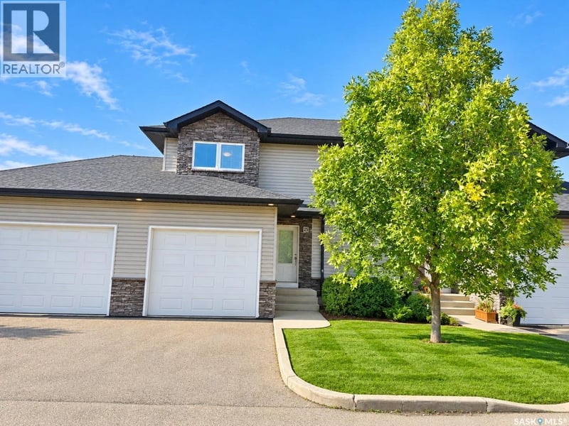 25 547 East Hampton BOULEVARD, Saskatoon, Saskatchewan, S7R0H8, Saskatoon, Saskatchewan — photo 1 of 5