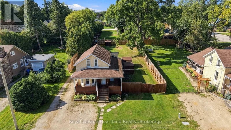 8 CLARKE Street South, Minto, Ontario, N0G1M0, Minto, Ontario — photo 1 of 5