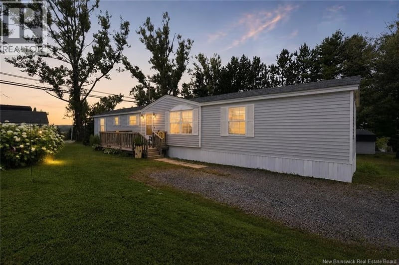 99 Hedgeview Drive, Hanwell, New Brunswick, E3B6R8, Hanwell, New Brunswick — photo 1 of 5