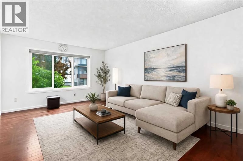 98 Panatella Hill Northwest, Calgary, Alberta, T3K0B6, Calgary, Alberta — photo 1 of 5