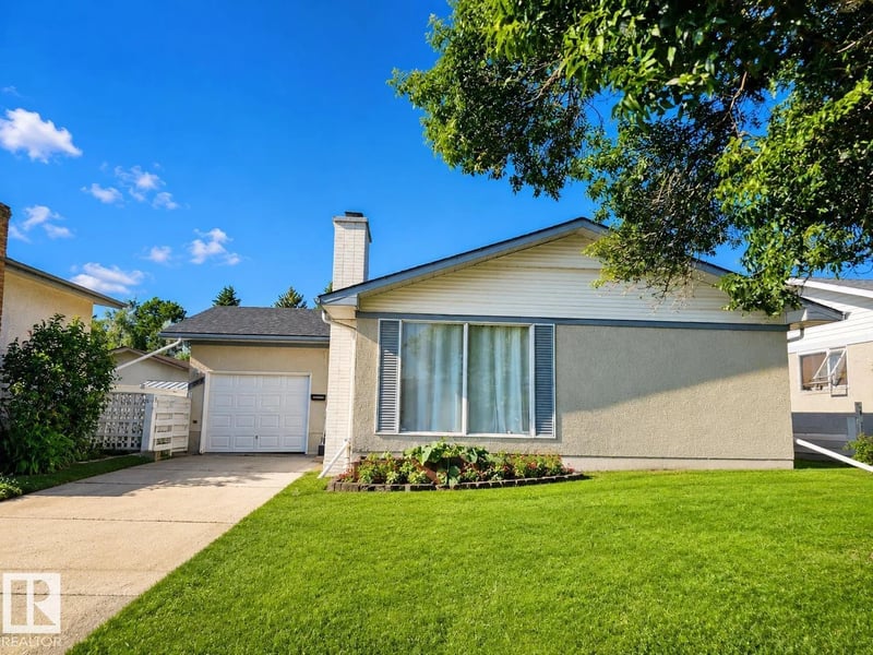 7812 144 AV NW, Edmonton, Alberta, T5C2S1, Edmonton, Alberta — photo 1 of 5