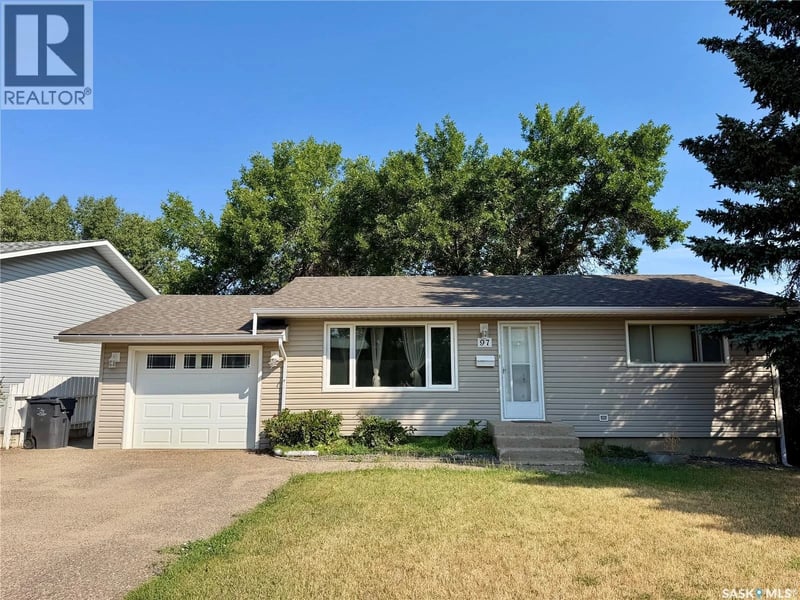 97 Burke CRESCENT, Swift Current, Saskatchewan, S9H4E4, Swift Current, Saskatchewan — photo 1 of 5