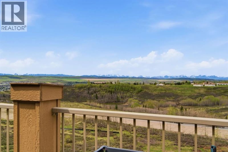 207 Sunset Drive, Cochrane, Alberta, T4C0H8, Cochrane, Alberta — photo 1 of 5