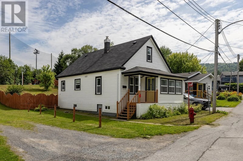 13 Pleasant Street, Corner Brook, Newfoundland & Labrador, A2H5G9, Corner Brook, Newfoundland & Labrador — photo 1 of 5