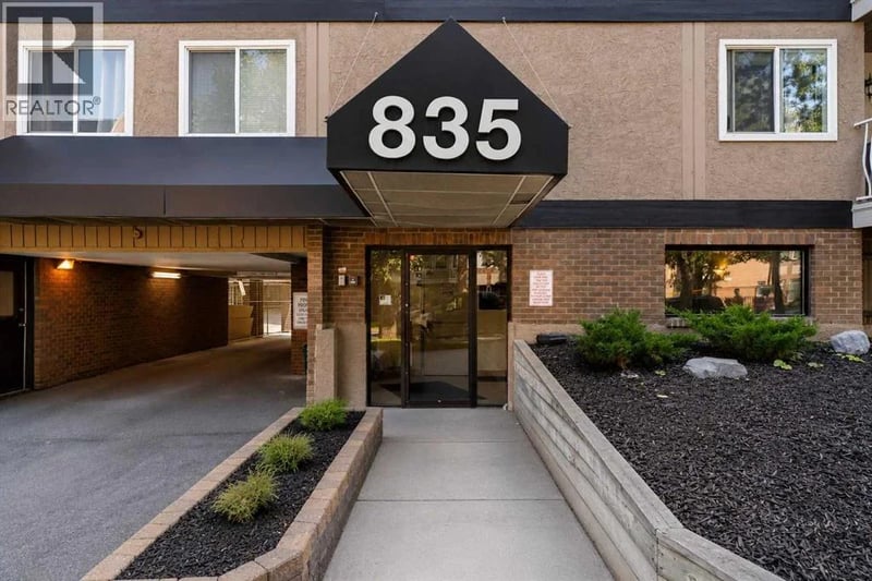 835 19 Avenue Southwest, Calgary, Alberta, T2T0H6, Calgary, Alberta — photo 1 of 5